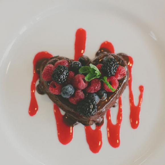  / Moelleux Au Chocolat with fresh berries and raspberry coulis